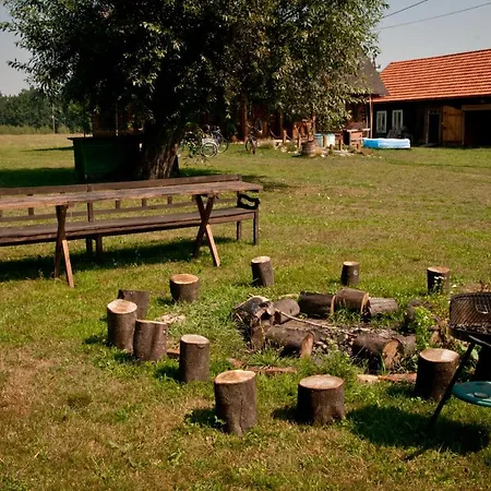 Lantgård Przytulisko Pod Strzecha Medrzechow